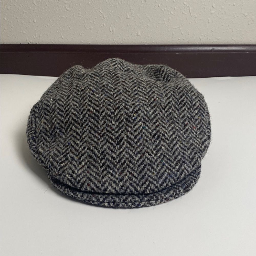 Hanna Hats Classic Gray Herringbone Flat Cap - Made in Ireland - Picture 4 of 9